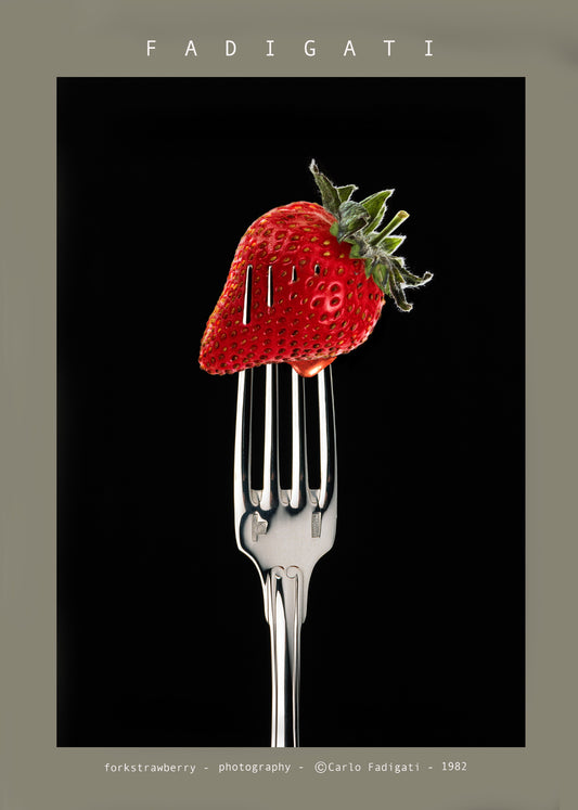 FOO 08 / FORK STRAWBERRY